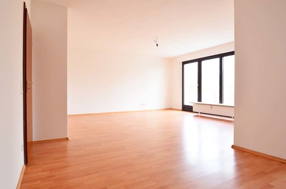 Immobilienangebot - Hamm - Wohnungen - Frisch renoviert - hier wartet Ihr großer Balkon
mit Blick ins Grüne auf Sie!