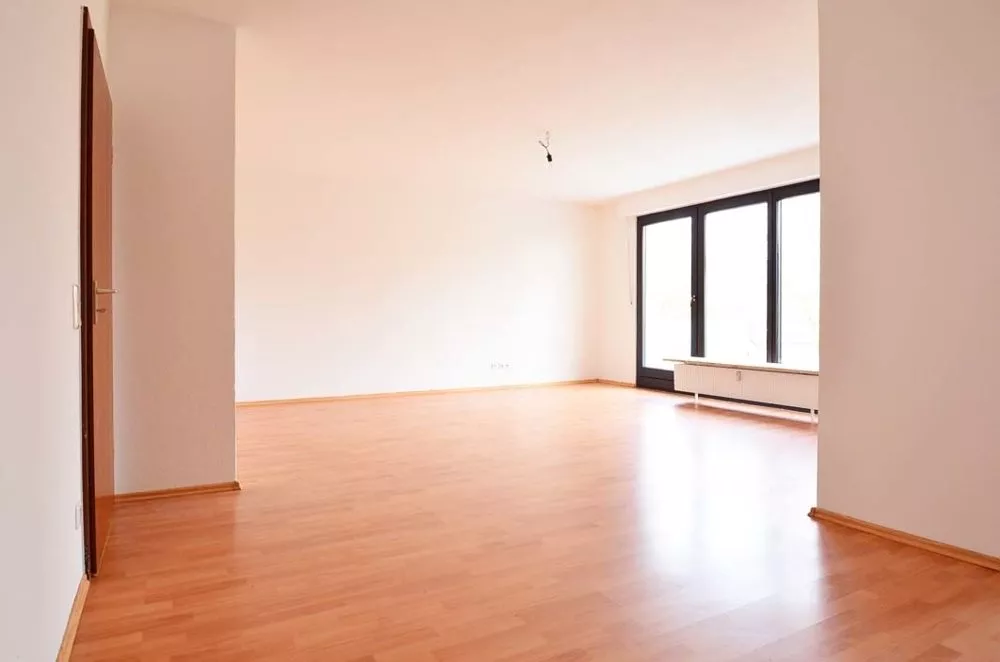 Immobilienangebot - Hamm - Wohnungen - Frisch renoviert - hier wartet Ihr großer Balkon
mit Blick ins Grüne auf Sie!