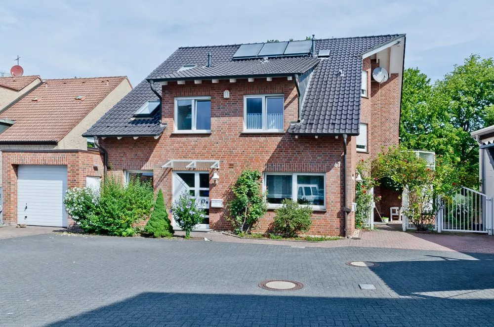 Immobilienangebot - Hamm - Häuser - Renovierte Doppelhaushälfte in direkter Lage zum Ahseteich und OLG mit Einbauküche und Garten