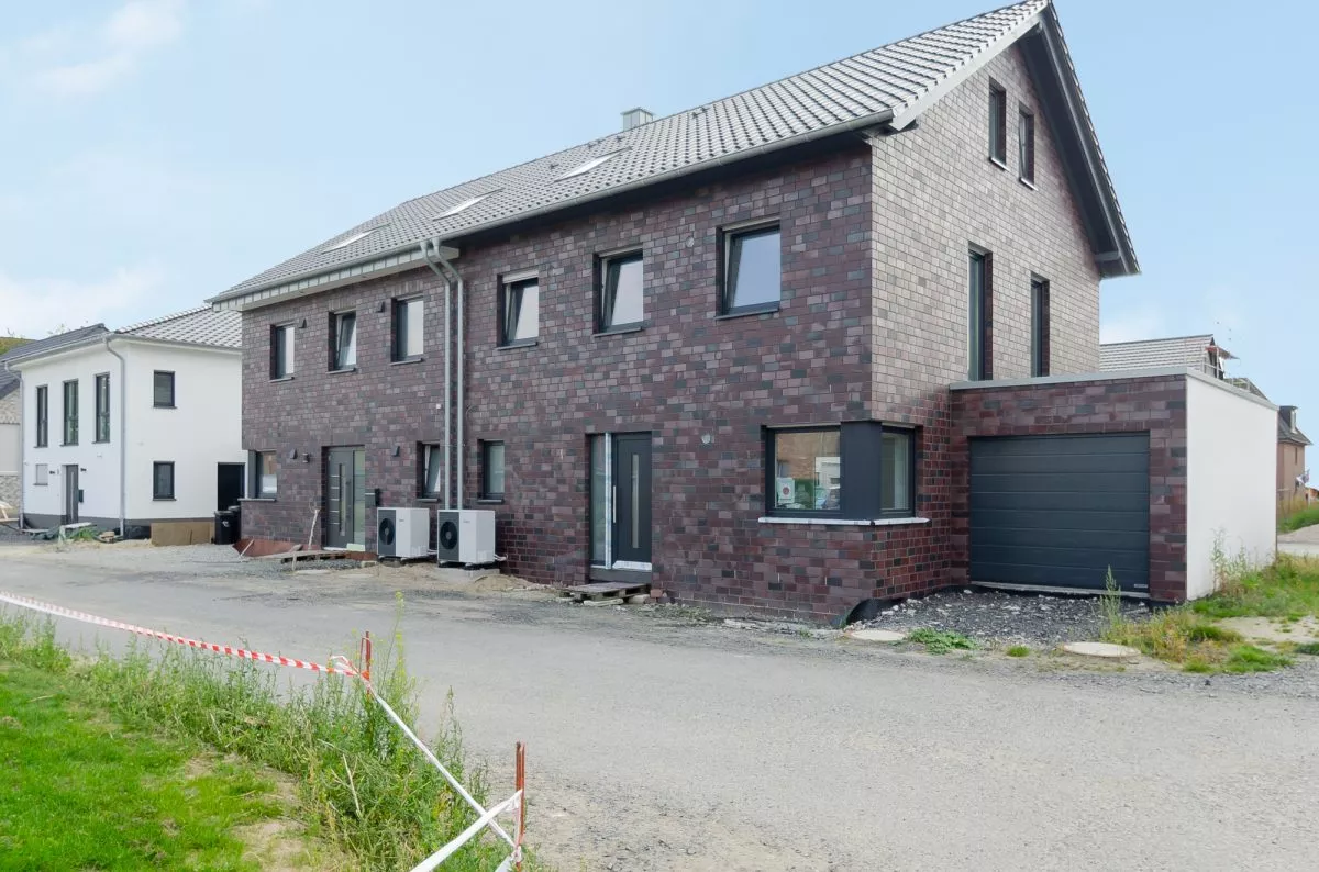 Immobilienangebot - Hamm - Häuser - Hochwertig ausgestattete und bezugsfertige Doppelhaushälfte mit Garage