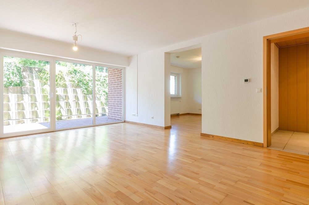 Immobilienangebot - Hamm - Wohnungen - Renovierte 2-Zimmer-Wohnung mit großer Terrasse und PKW-Stellplatz