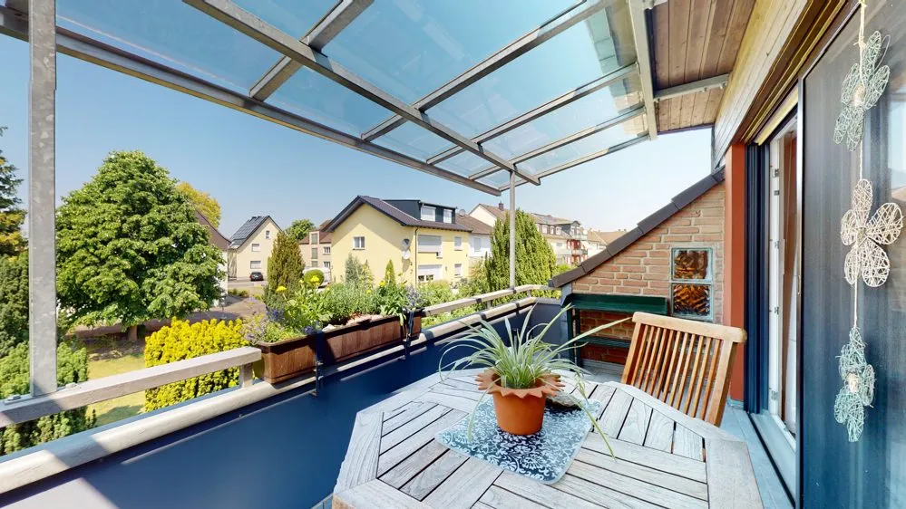 Immobilienangebot - Hamm - Wohnungen - Modernisierte Dachgeschoss-Wohnung mit kleinem Garten und mit separatem Hauseingang und Garage