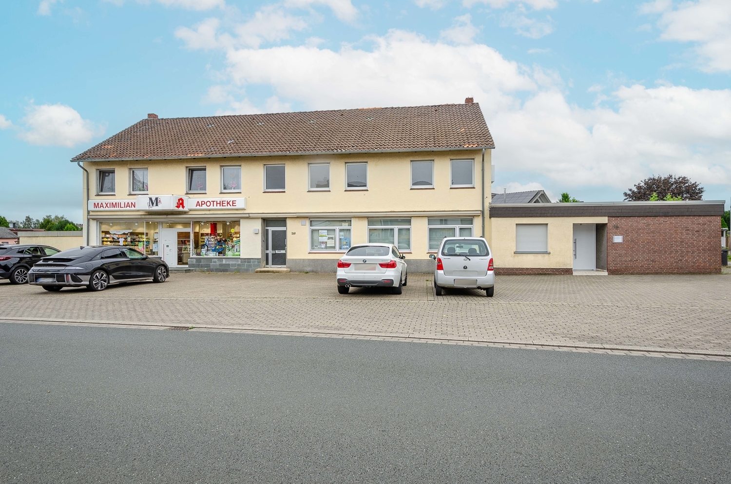 Immobilienangebot - Hamm - Häuser - Provisionsfrei für Käufer: Wohn- und Geschäftshaus mit Arztpraxis, Apotheke und 2 Wohnungen, Garagen