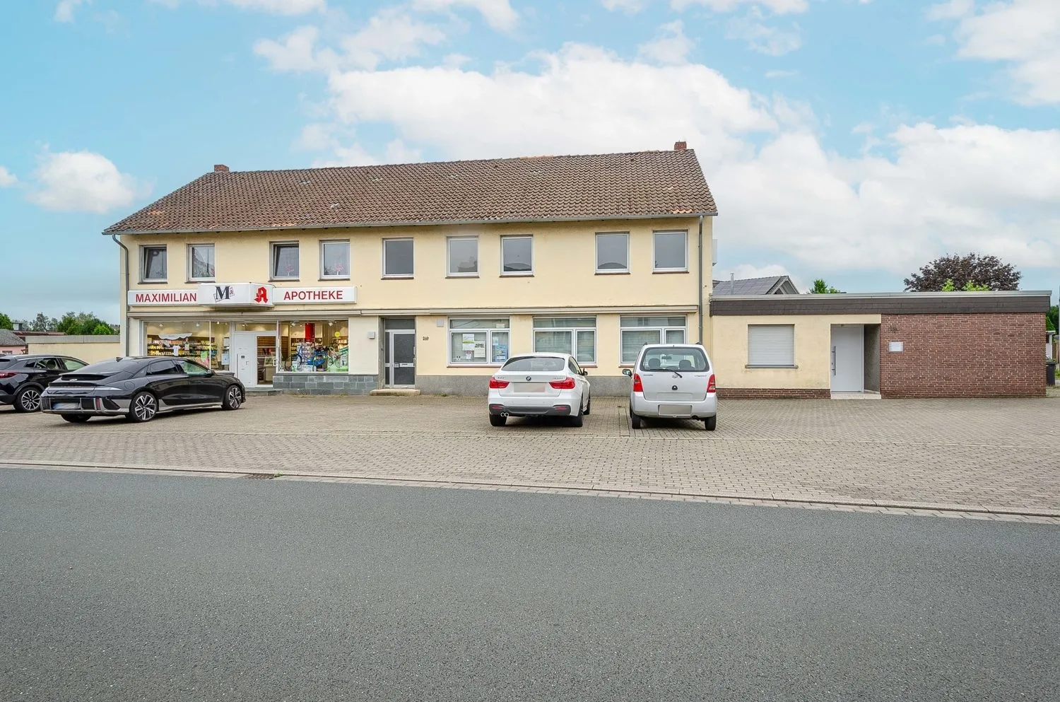 Immobilienangebot - Hamm - Häuser - Provisionsfrei für Käufer: Wohn- und Geschäftshaus mit Arztpraxis, Apotheke und 2 Wohnungen, Garagen