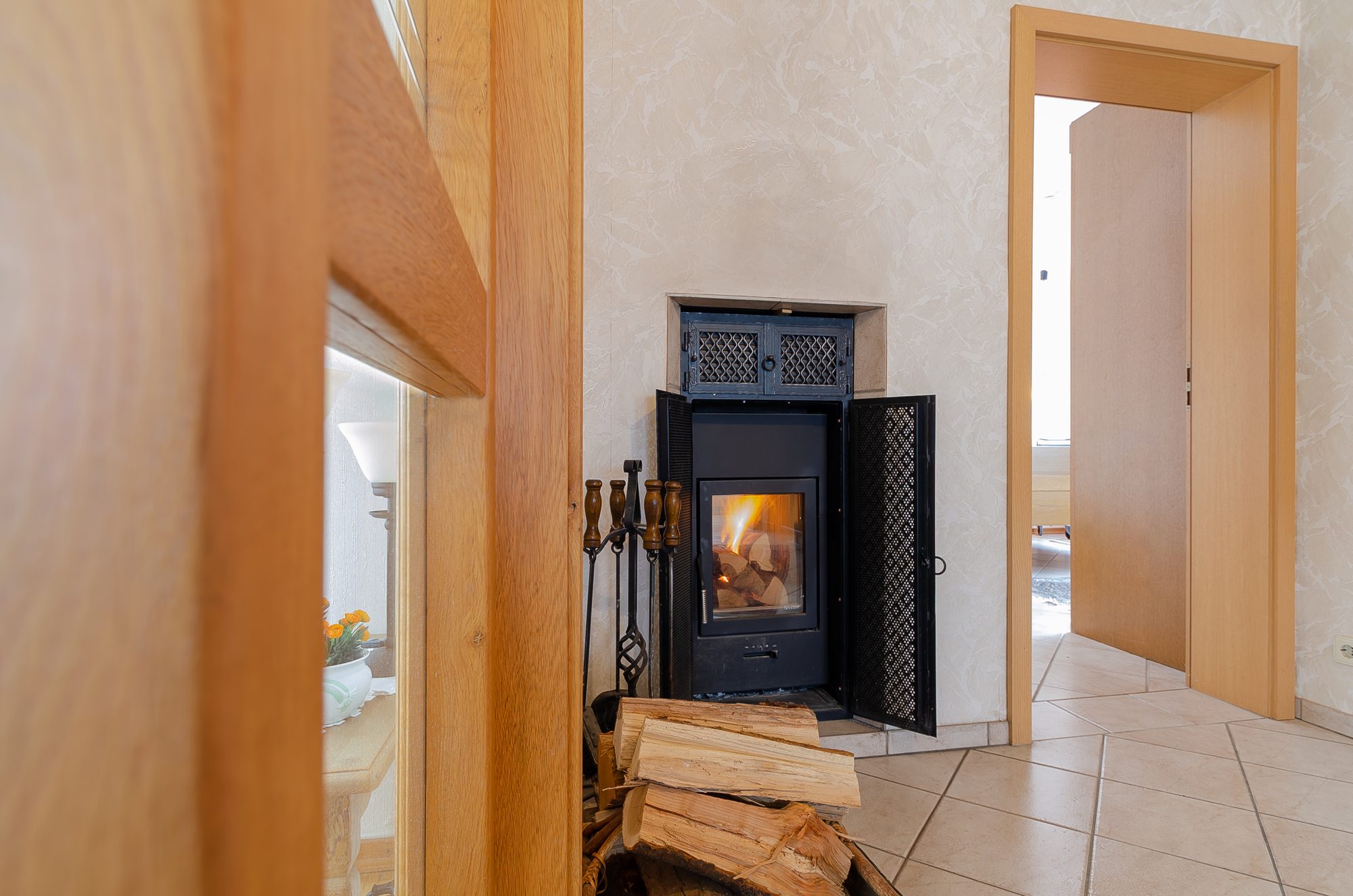 Immobilienangebot - Hamm - Häuser - Gepflegtes 2-Familienhaus mit zusätzlich ausgebautem Dachgeschoss, Wintergarten und 2 Garagen