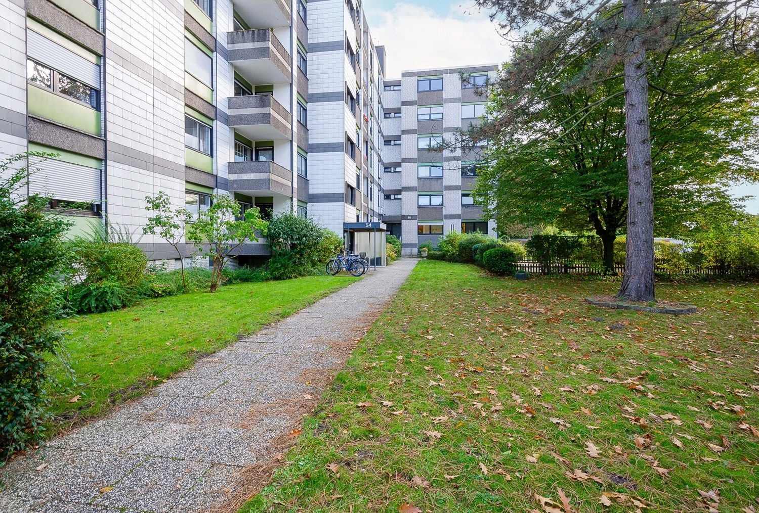 Immobilienangebot - Hamm - Wohnungen - Provisionsfrei für Käufer: Erdgeschoss-Wohnung mit 3 Zimmer, Loggia und Garage