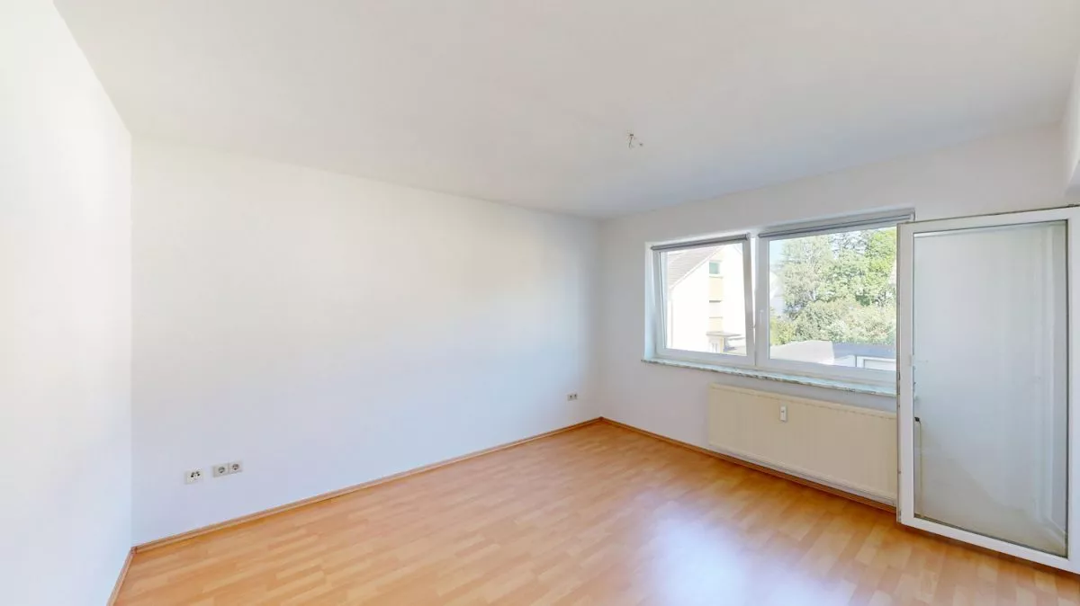 Wohnzimmer Immobilienangebot - Hamm - Wohnungen - Frisch renovierte 2-Zimmer-Wohnung mit Balkon und Tageslichtbad in Hamm-Süden