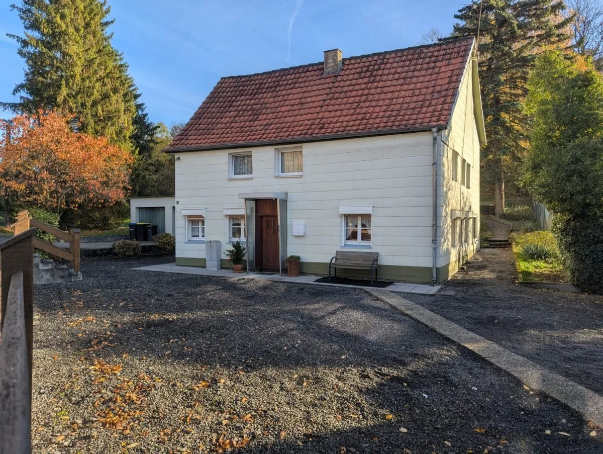 Immobilienangebot - Bönen - Häuser - Provisionsfrei für Käufer: Einfamilienhaus mit großem Grundstück in Bönen-Flierich für Handwerker