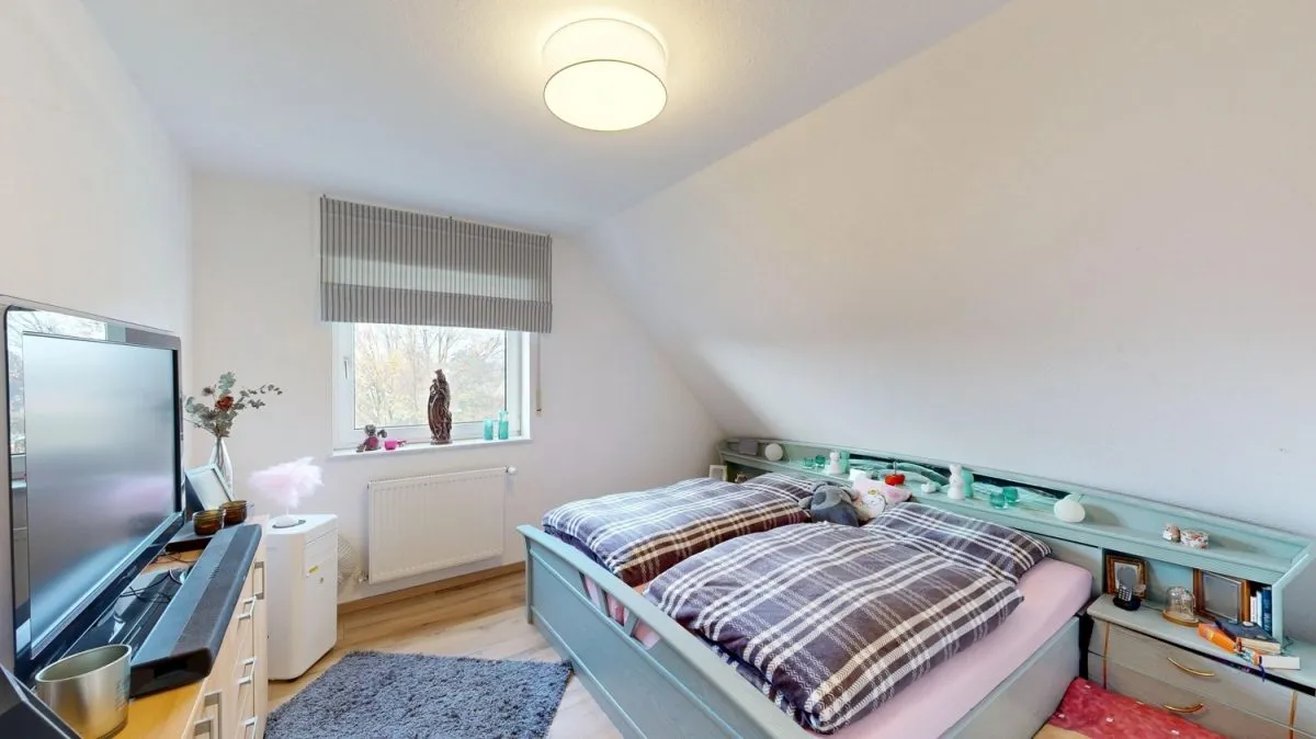 Immobilienangebot - Hamm - Wohnungen - Provisionsfrei für Käufer: Helle 3-Zimmer-Dachgeschosswohnung mit Balkon und Garage in Hamm-Osten
