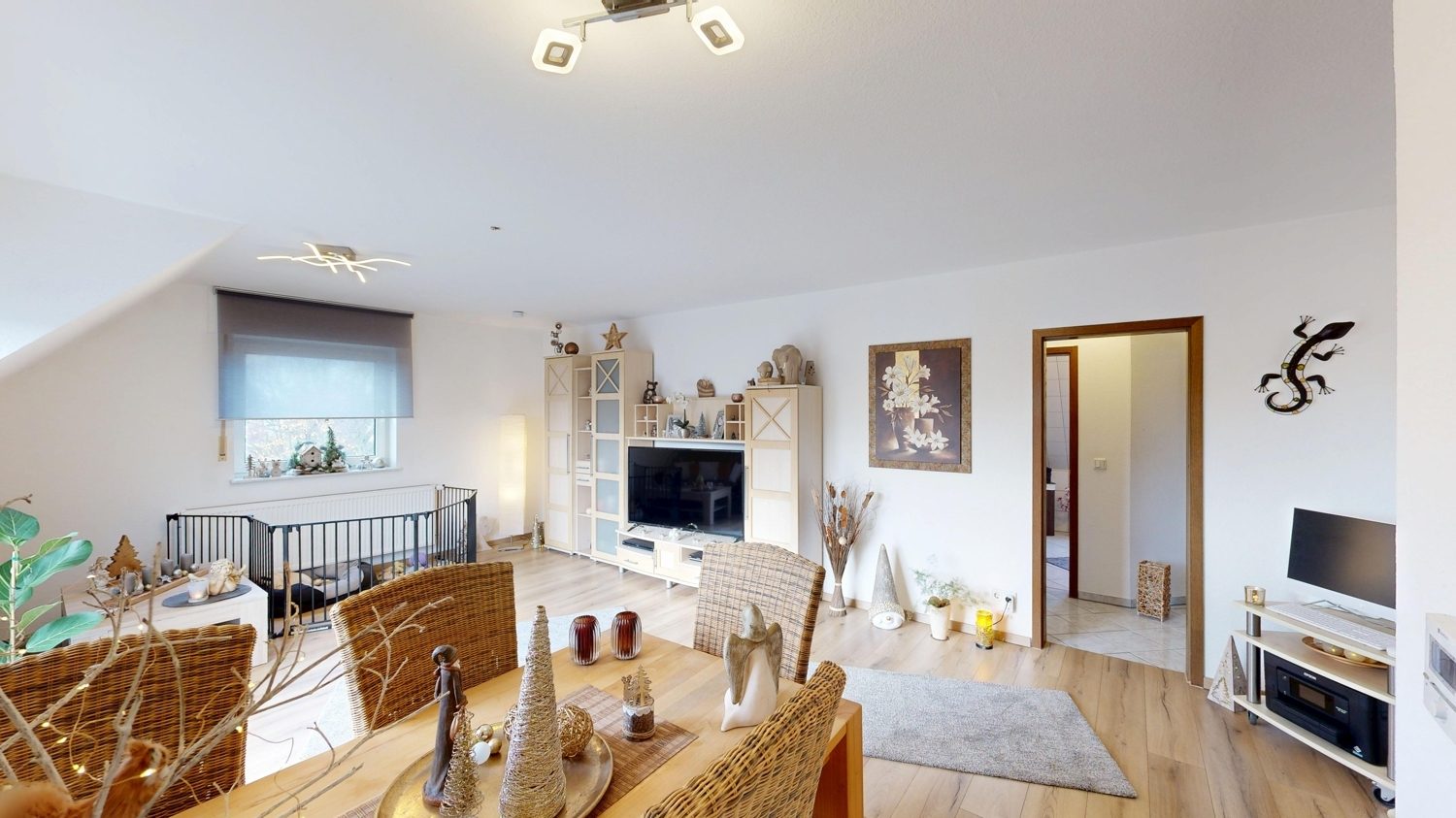 Immobilienangebot - Hamm - Wohnungen - Provisionsfrei für Käufer: Helle 3-Zimmer-Dachgeschosswohnung mit Balkon und Garage in Hamm-Osten