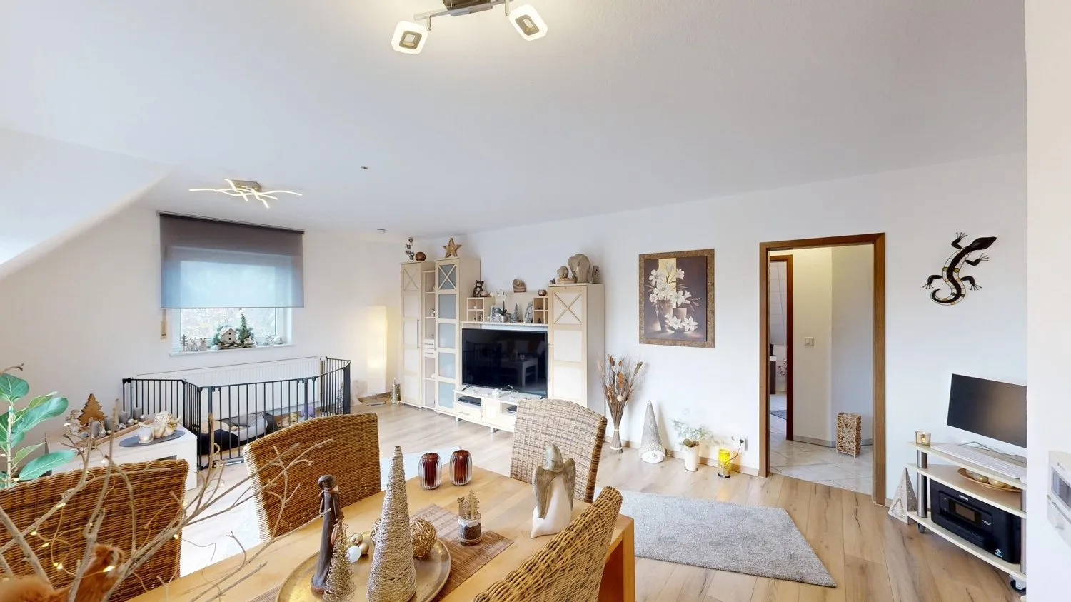 Immobilienangebot - Hamm - Wohnungen - Provisionsfrei für Käufer: Helle 3-Zimmer-Dachgeschosswohnung mit Balkon und Garage in Hamm-Osten