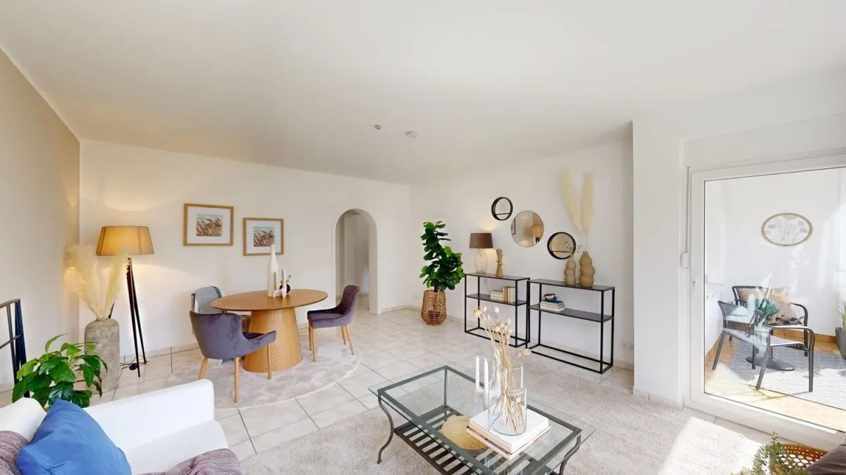 Immobilienangebot - Hamm - Wohnungen - Provisionsfrei für Käufer: 3-Zimmer-Erdgeschoss-Wohnung mit Loggia und Garage in Hamm Heessen
