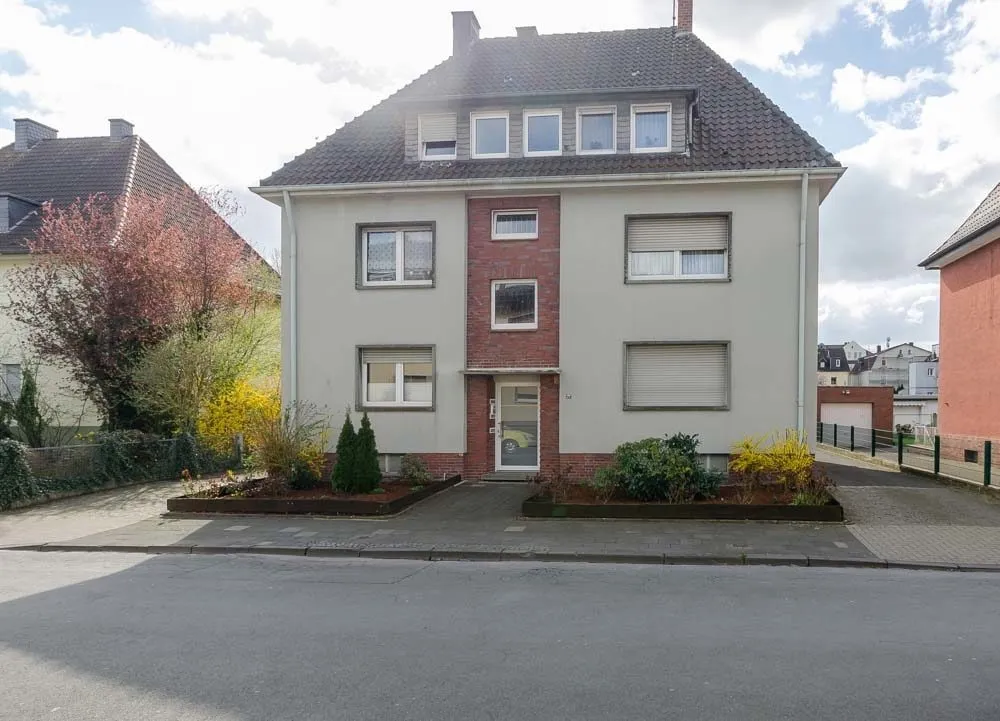 Immobilienangebot - Hamm - Häuser - Freistehendes und gepflegtes 6-Parteien-Haus mit 4 Garagen und längjähriger Mieterschaft