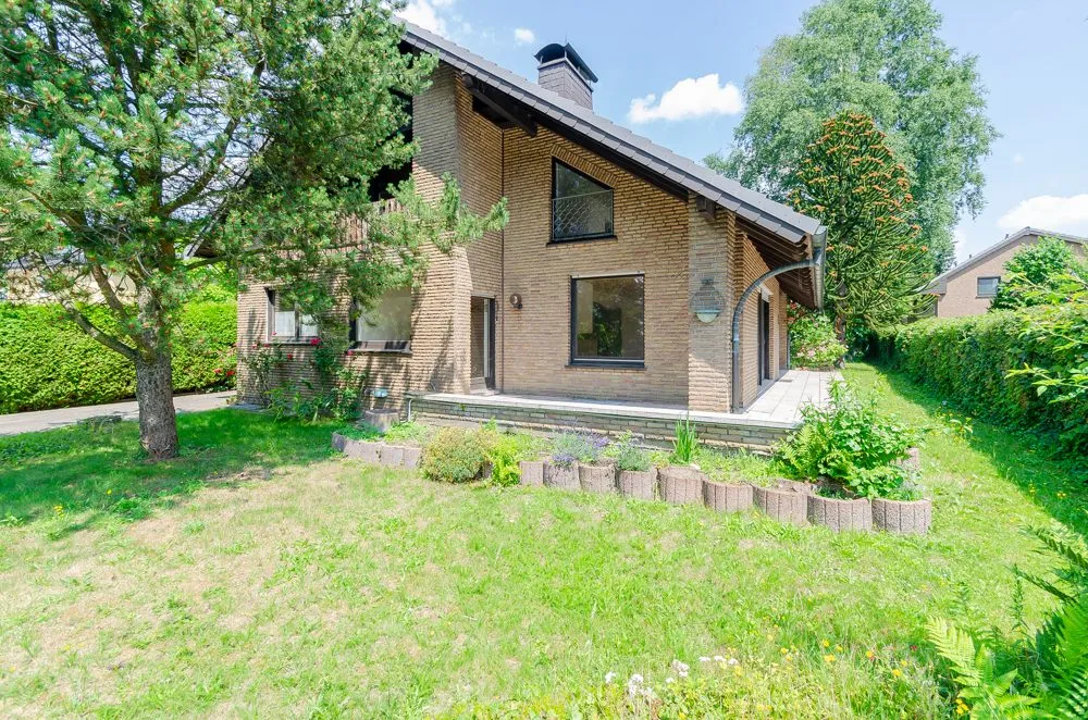 Immobilienangebot - Hamm - Häuser - - Freistehendes 1 bis 2-Familienhaus mit Doppel-Garage und großem Kaufgrundstück -