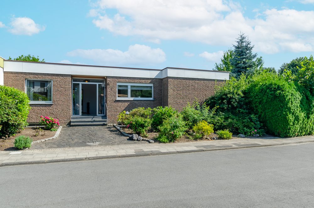 Immobilienangebot - Hamm - Häuser - Verwirklichen Sie Ihre Träume einfach selbst! Bungalow mit Doppel-Garage in Top-Wohnlage in Rhynern!