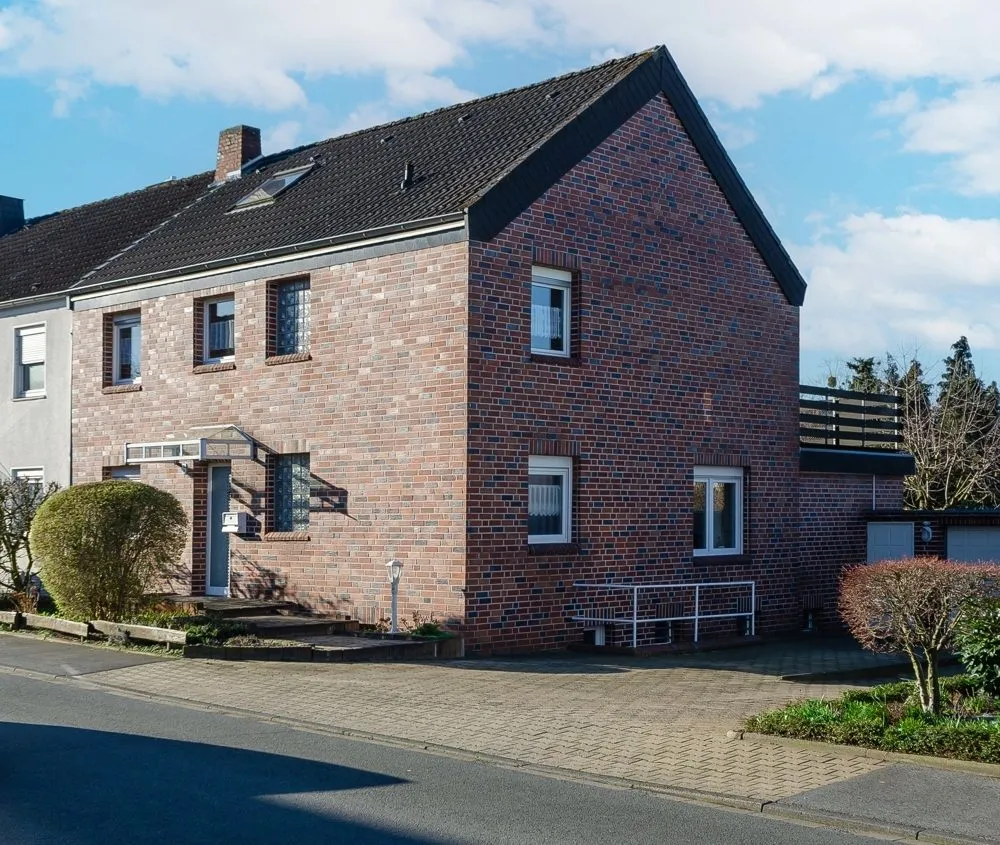 Immobilienangebot - Hamm - Häuser - Ein- bis Zweifamilienhaus in Hamm-Heessen mit Garage