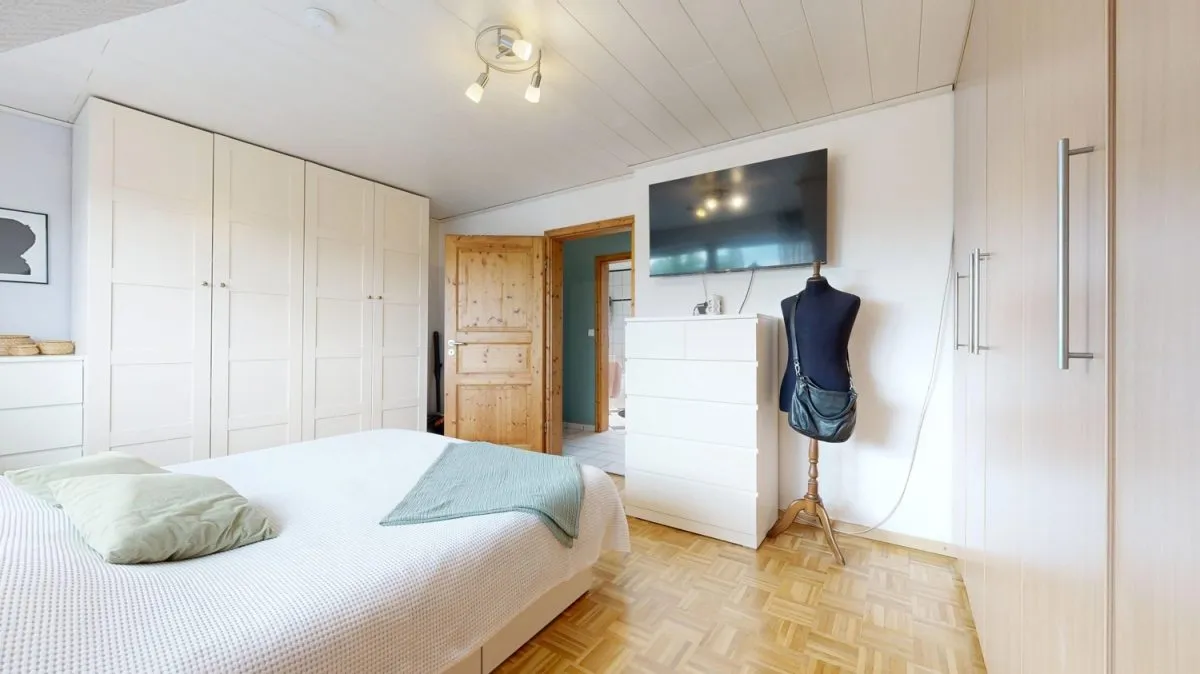 Immobilienangebot - Hamm - Wohnungen - Provisionsfrei für Käufer: Helle 3-Zimmer-Dachgeschosswohnung mit einem Stellplatz in Lohauserholz