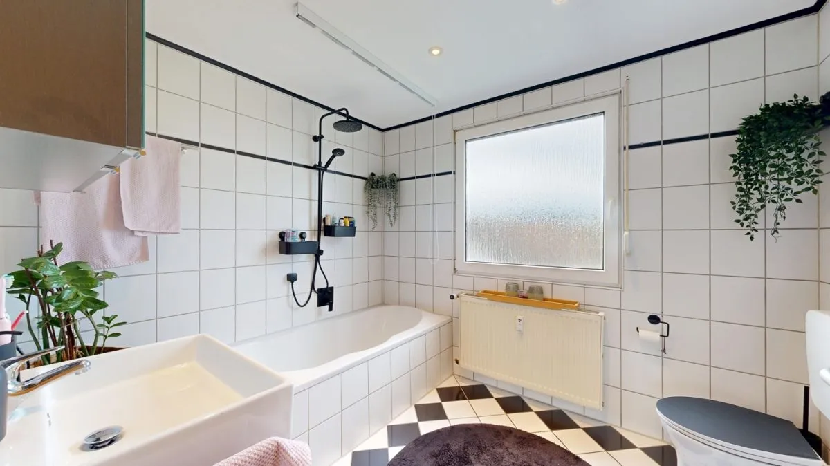 Immobilienangebot - Hamm - Wohnungen - Provisionsfrei für Käufer: Helle 3-Zimmer-Dachgeschosswohnung mit einem Stellplatz in Lohauserholz